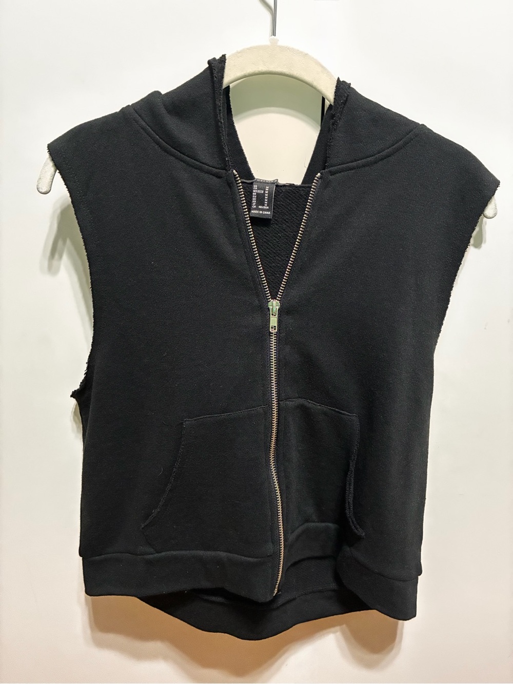 Forever 21 Black Sleeveless Zip Hoodie Vest fits like S